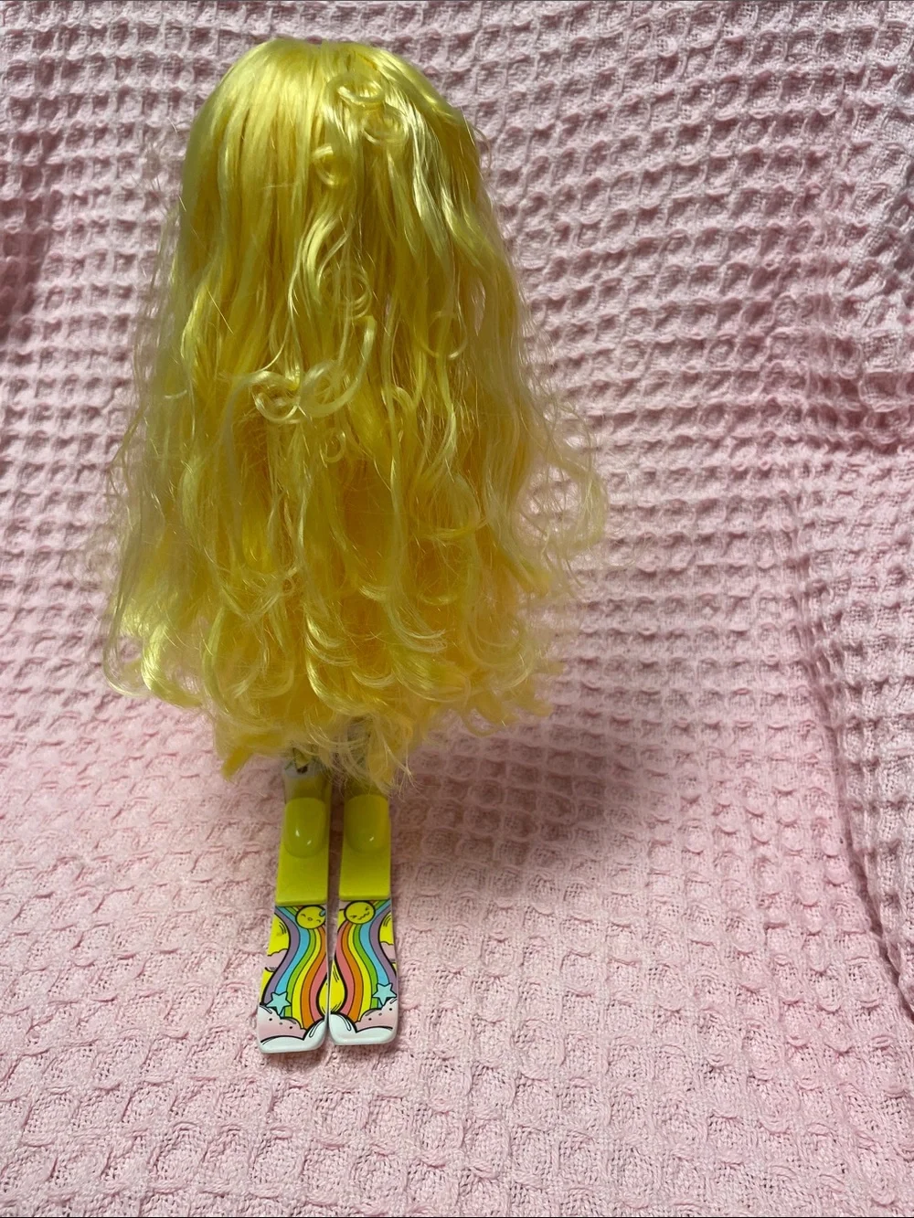 Rainbow High -  Sunny Madison Doll, Long Yellow blonde Hair yellow clothing